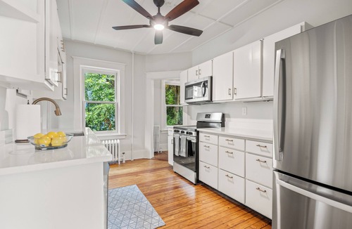Mystic House | NEW Boutique Downtown Home, Shops, Patio, Office, Pets, Walk to Dining
