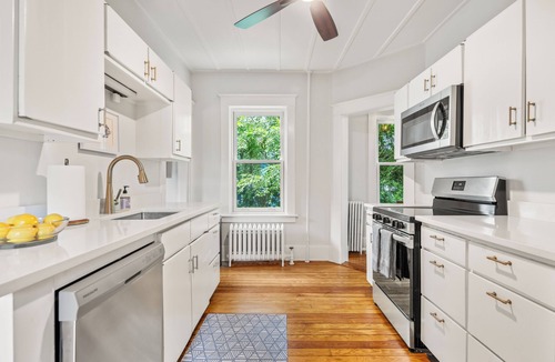 Mystic House | NEW Boutique Downtown Home, Shops, Patio, Office, Pets, Walk to Dining