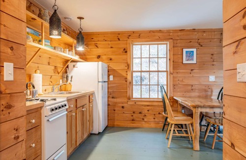Town of Marbletown Cottage | NEW: Riverfront Cottage w/Hot Tub, Sauna & Pond