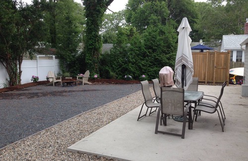 Popponesset Cottage | No place like Poppy, cozy 3 BR, 1bath outdoor shower 3 min walk to private beach