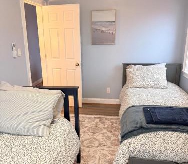 Hull Apartment | Ocean View Cozy Stay 4