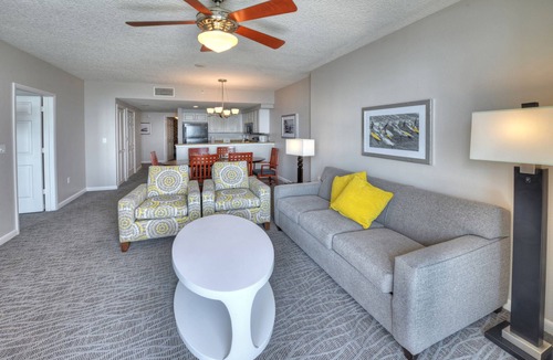 Brush - Stewarts Condo | Oceanfront 3BD-2BA, Sleeps 10 - walk to Main Street