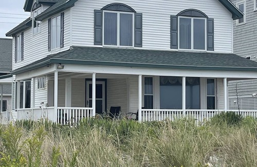 Hull House | Oceanfront Beach House