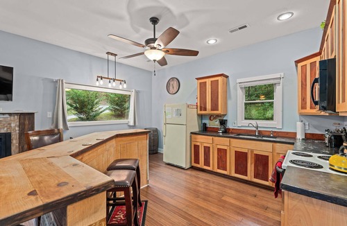 Luray House | Pet-Friendly w/River Access, Hot Tub Great Views