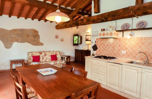 Rapale Other | Peter' flat with shared pool