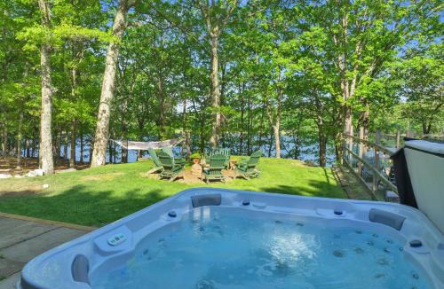 Pocono Mountain Lake House | Private Lakefront with Pool, Hot Tub, Firepit, Pets