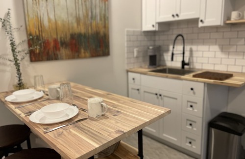 Revelstoke House | Private Suite!