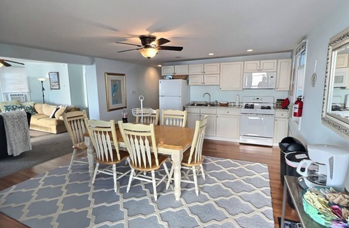 Goshen House | Reed's Beach - Stunning waterfront Sunsets - Bay Front Home Steps to beach