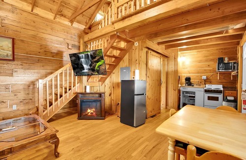 Savanna Cabin | Rustic River Cabin 9