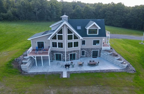 Conesus House | Secluded lodge, with multiple hiking trails and breathtaking views!