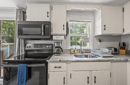 Brewster Cottage | Sheep’s Pond Retreat