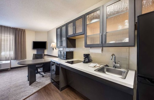 Florida Central Atlantic Coast Apartment | Smart King Studio | Pool & BBQ Grill | 3 mi to Walt Disney World Resort
