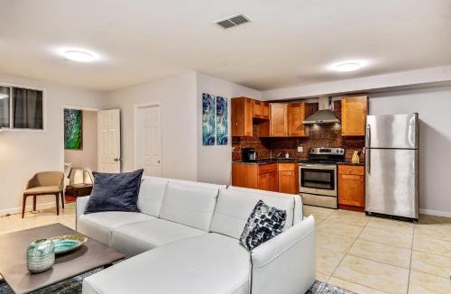 Chinatown Apartment | Spacious 1BD Apt in the heart of City