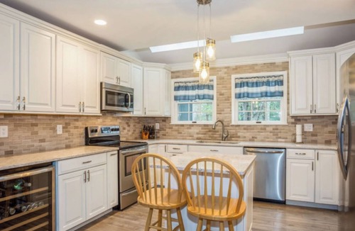 Ridge House | Spacious 4 BR house with swimming pool, AC, WiFi in wonderful Wading River