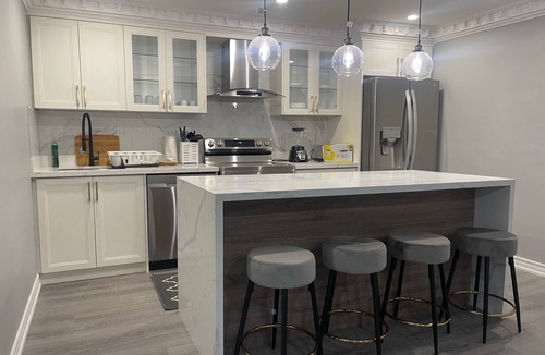 Unionville Apartment | Spacious home 3 king beds, 2 full baths Angus Glen in Markham with over 2,000 sq