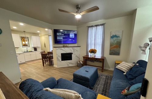 Hannibal Apartment | Spacious king-bed apartment with endless hot water. Only blocks from downtown!