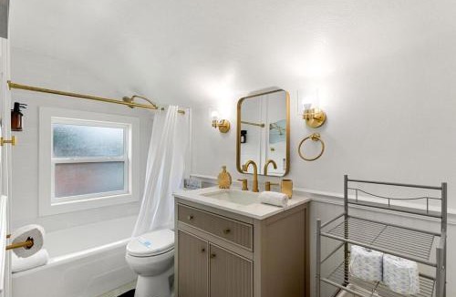 Lake Hamilton House | Spacious Lakefront 5BR home, Near Disney, Legoland