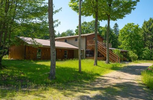 Madawaska Ski Chalet | Spacious Lodge Madawaska Ideal for GroupsTrails
