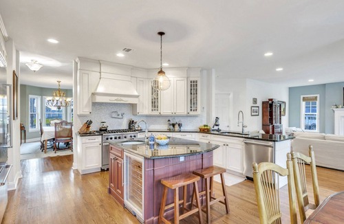 Tuckahoe House | Spacious Master Bedroom Suite, Stone Chef's Eat-In Kitchen, Close to.