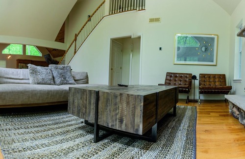 Lackawaxen House | Spacious Masthope Retreat – 4-Bed, 5-Bath, Sleeps 12 + Lake & Resort Amenities