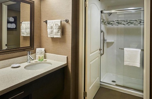 Central Hamilton Hotel | Staybridge Suites Hamilton - Downtown by IHG