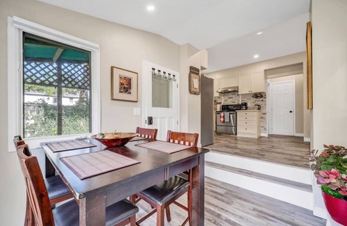 Kitchener House | Stylish Urban Escape - Close to DTK and Expwy