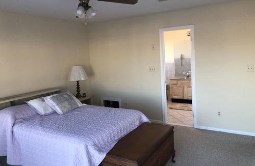 Osbornsville House | Summer Rental. WATERFRONT. Private DOCK for your boat. Walk to beach. Sleeps 10.