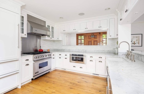 Bridgehampton House | Summerset Villa by Rove Travel | Home w/Pool & Hot Tub