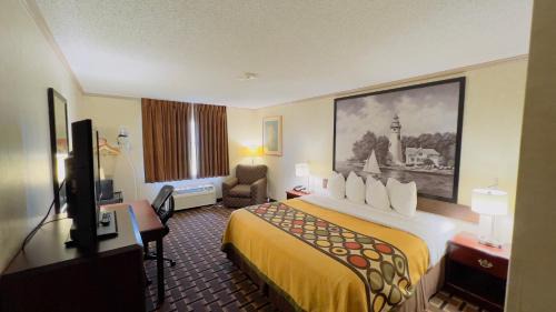 Maumee Hotel | Super 8 by Wyndham Maumee Perrysburg Toledo Area