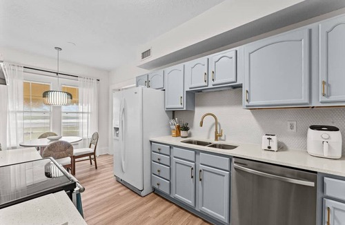 Historic Downtown Kissimmee House | Super Boho Waterfront Retreat w Fishing Views