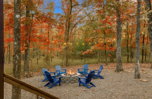 Hochatown Cabin | The Great Escape ⭐KIDs FAVE⭐OutdoorPlay⭐PremiumCabin EVCharger/BoatParking/Tub