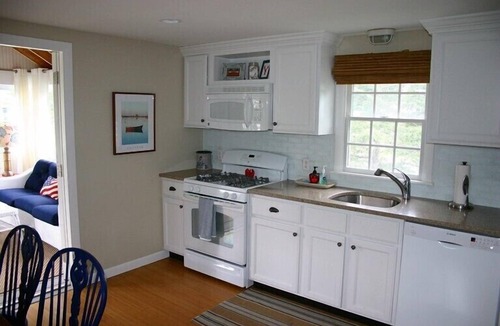 Chatham House | THREE BEDROOM UPDATED HOME-CLOSE TO FISH PIER AND TOWN.