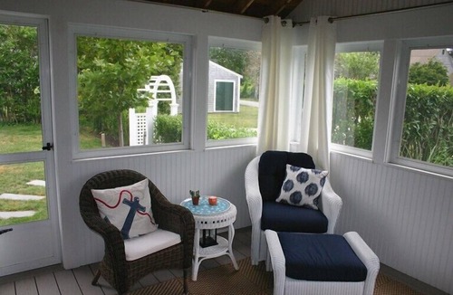 Chatham House | THREE BEDROOM UPDATED HOME-CLOSE TO FISH PIER AND TOWN.