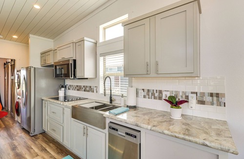 Austin House | Tiny Home w/Pool Access, 8 Mi to Downtown Austin!