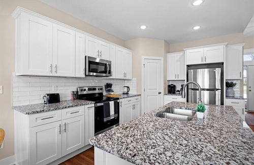 Blue Township House | Ultimate Group Getaway | 2 Luxury Homes w/Views