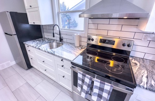 Thunder Bay House | Value for Large Families 4BR 6 beds sleeps 8