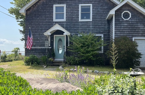 Clinton House | Waterfront Home w/Private Beach