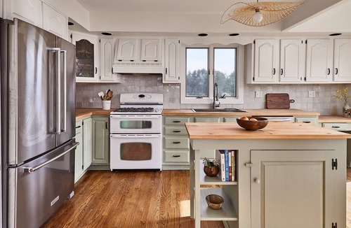 Cochecton House | Western Catskills Farmhouse with pool