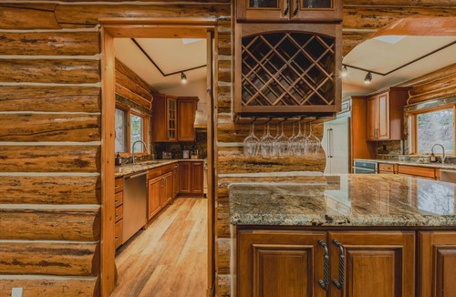 Eureka Cabin | Wilderness Club Lodge For 25