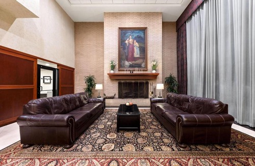 North Little Rock Hotel | Wyndham Riverfront Hotel