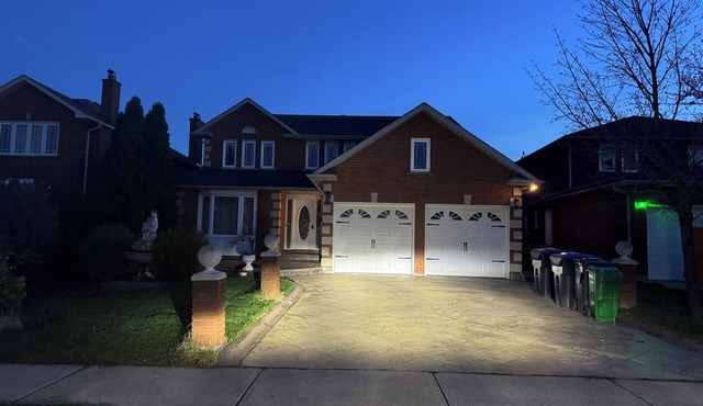 3 bdrms - near airport, sq 1