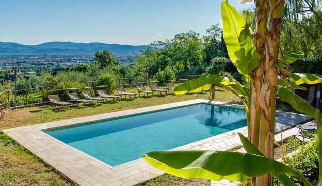 Apartment 'Il Poderaccio Scirocco' with Shared Pool, Wi-Fi and Air Conditioning