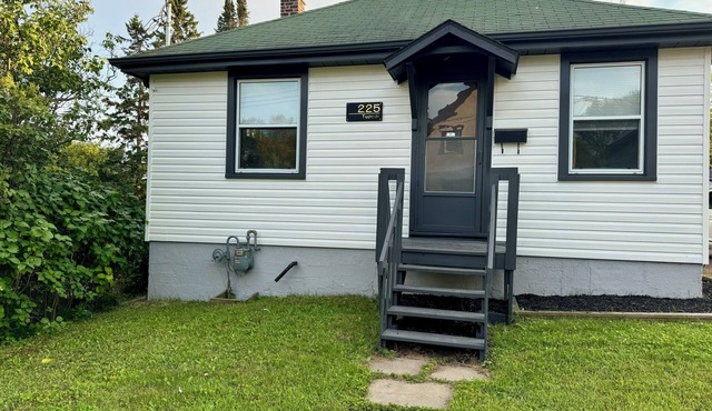 Beautiful 2-bedroom character home in the heart of downtown Thunder Bay