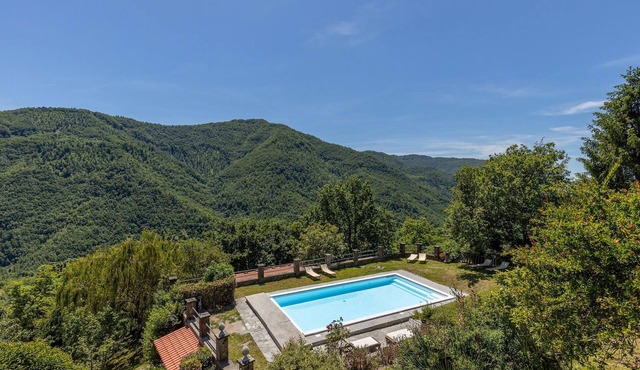Beautiful apartment in Comano -MS-