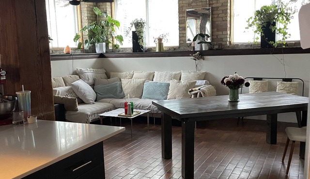 Best original hard loft in town