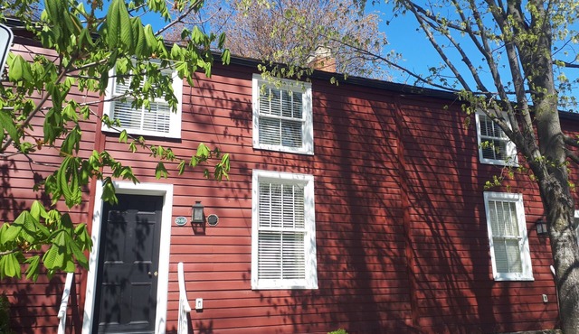 Charming historic home in the heart of Old Town Niagara-on-the-Lake
