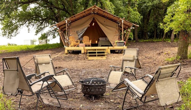 Charming Vineyard Glamping Tent with Wine Tastings near Lake Shetek in Currie, Minnesota
