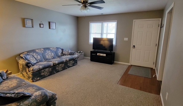 Clean Spacious 3BR, ½ Mi to Hospital, Near Universities, Fast WiFi, Pet-Friendly