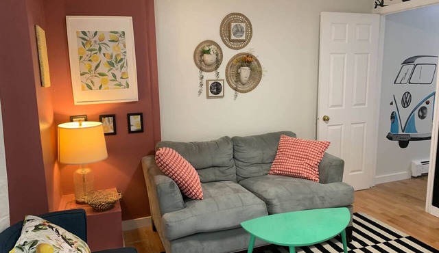 Comfy Apartment, Steps from Downtown Fun