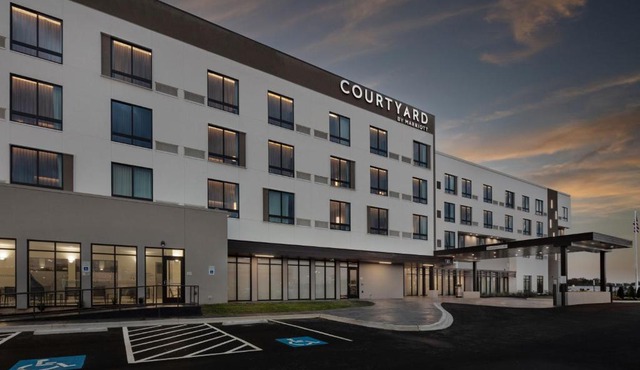 Courtyard by Marriott Conway